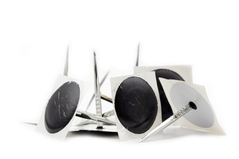 Kołek uniwersalny 4mm z łatką okrągłą - 3-13-381